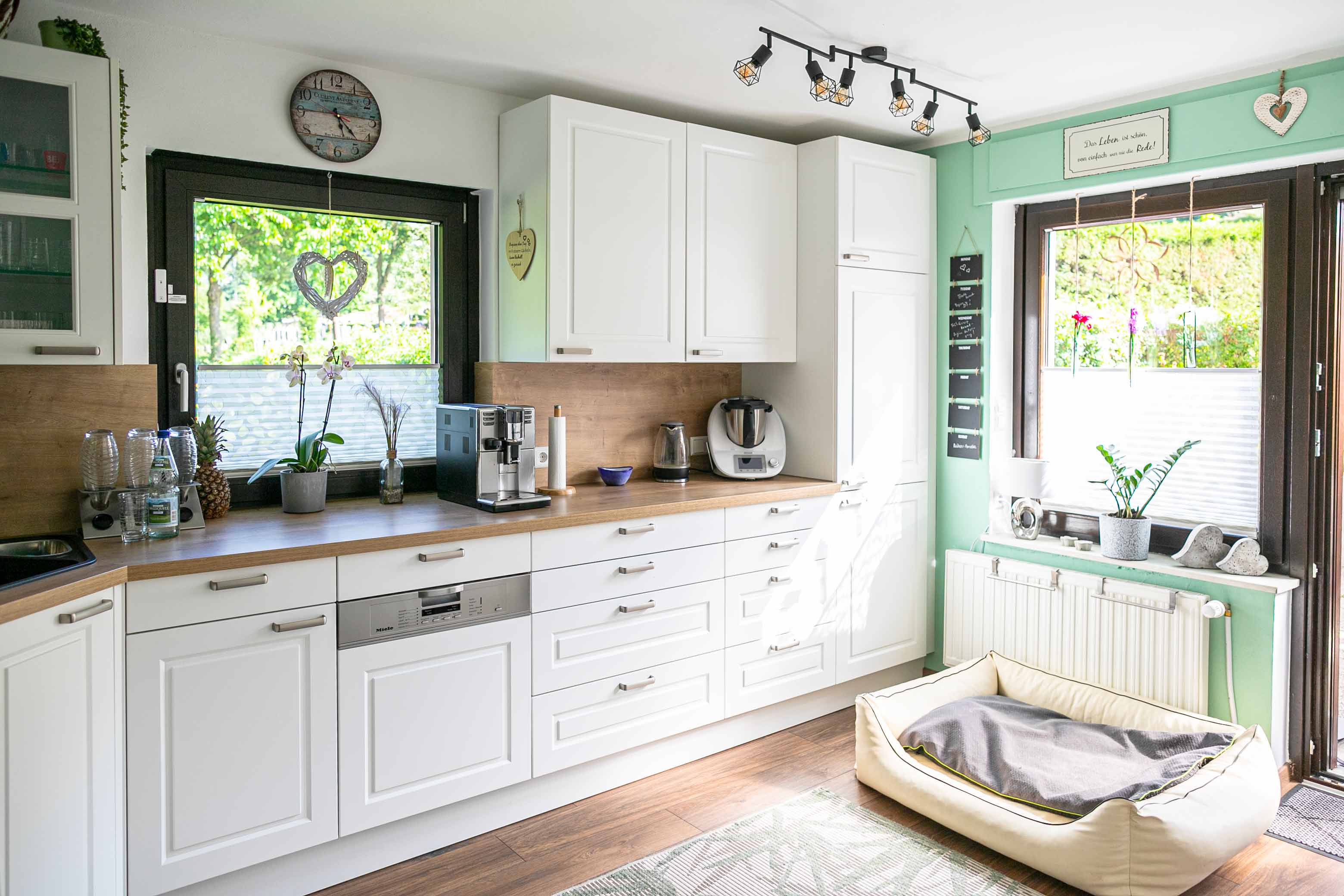 22 - weiße Landhausküche