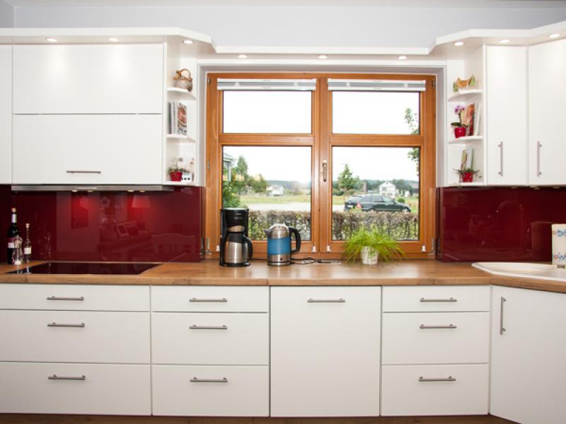 Front: MDF Color-Lack weiß