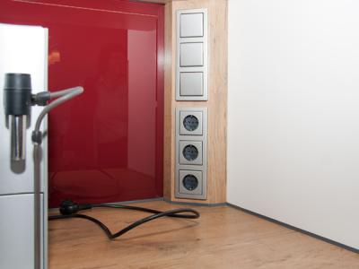 Steckdosen & Schalter in Eckleiste