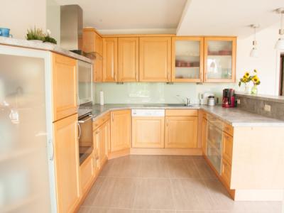 danach: abgeschrägter Abschlussschrank