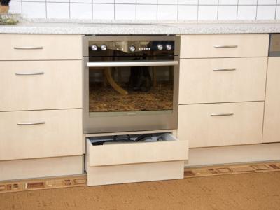 Großraum-Schublade unter dem Herd