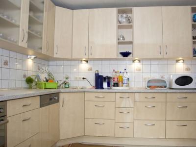 Beleuchtung: Halogen-Dreieckstrahler